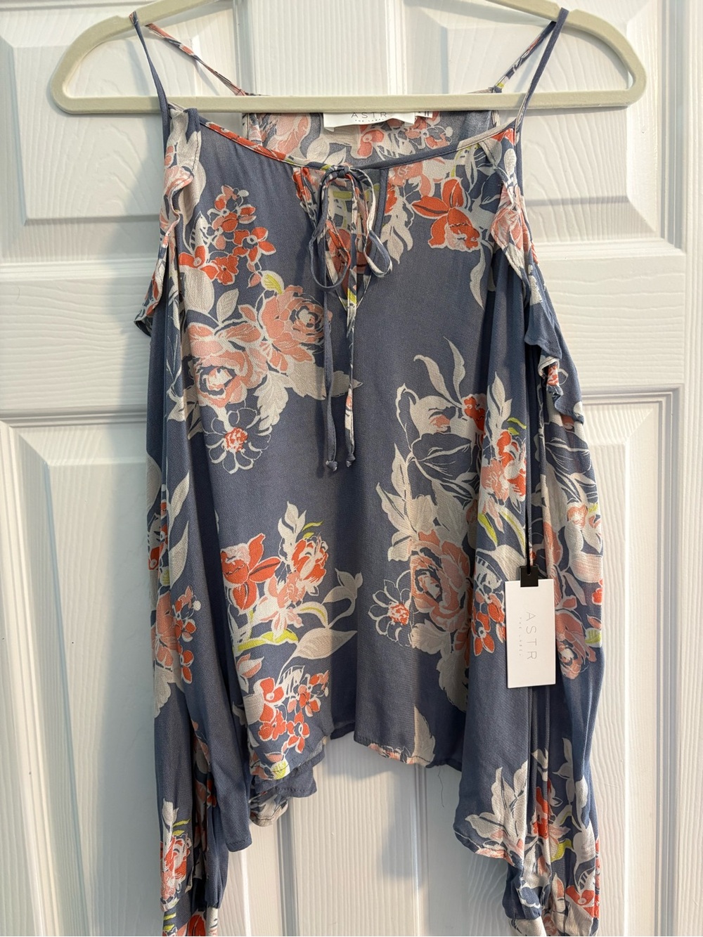 NWT ASTR the Label Floral Cold Shoulder | Medium